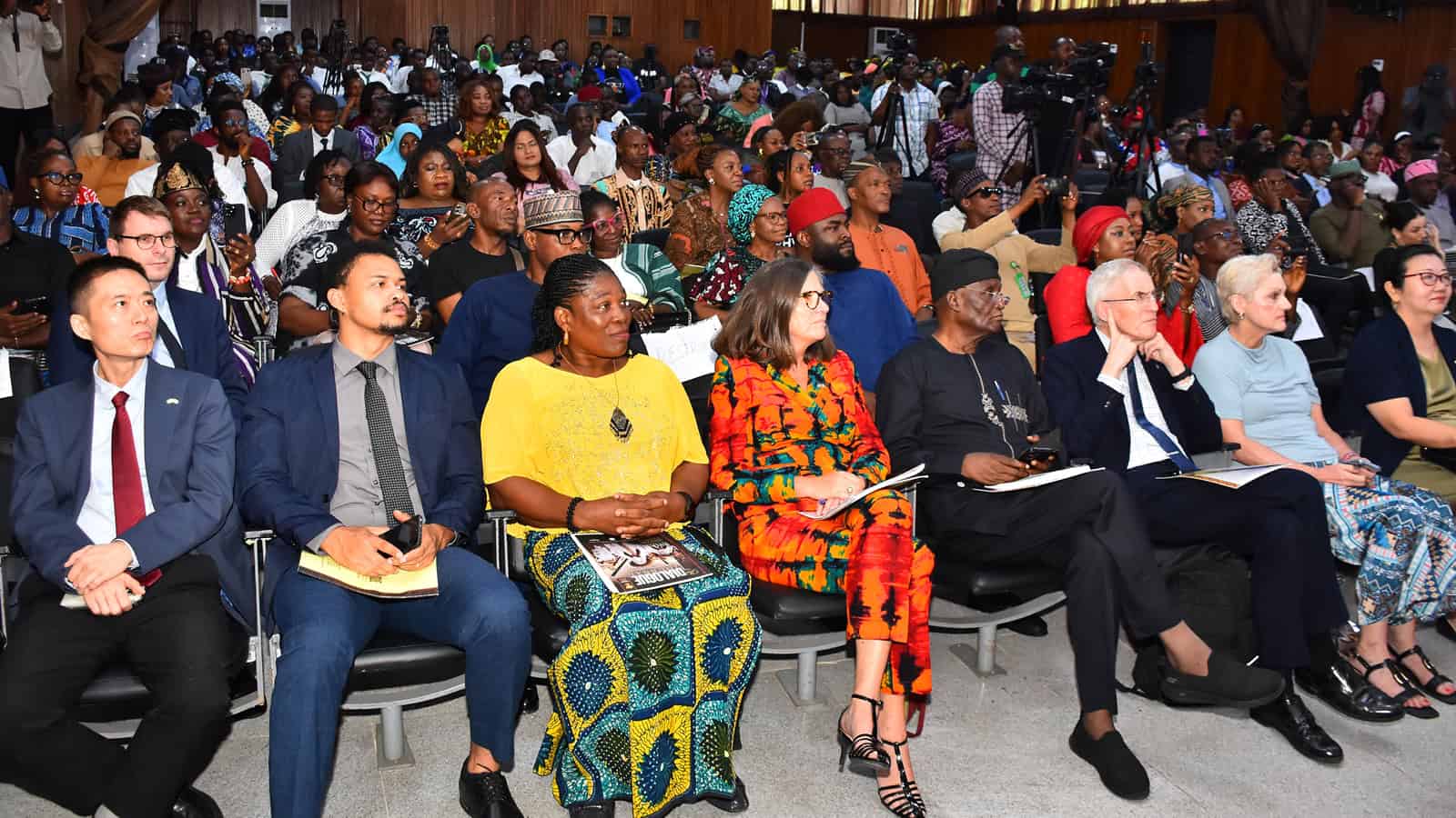 Diplomatic corps, wide interaction shot