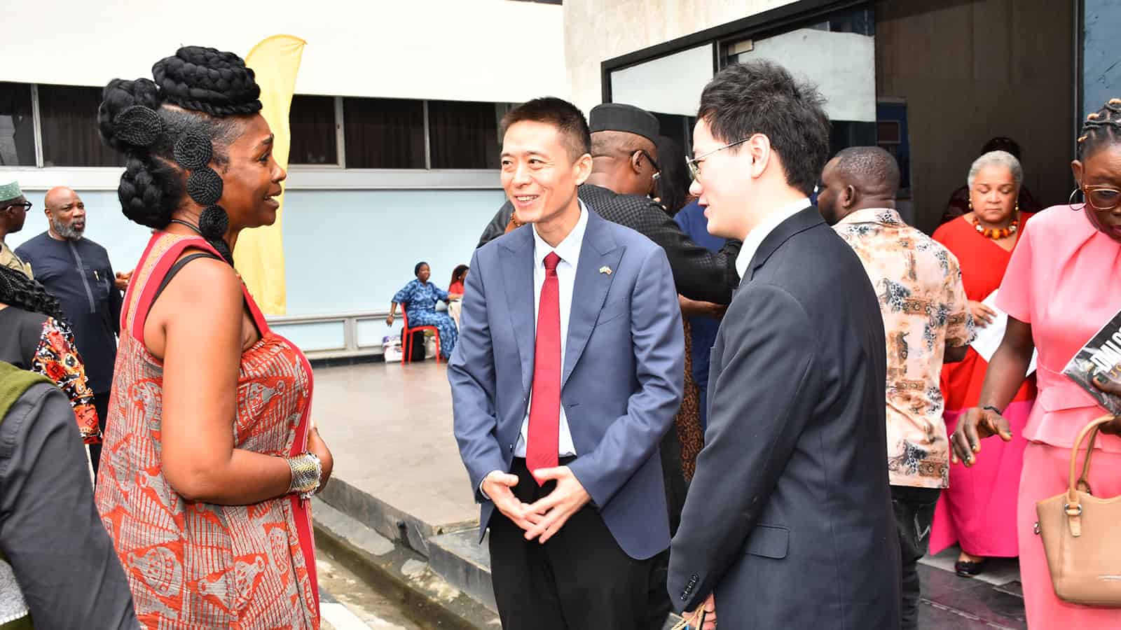 Diplomats and sponsors networking